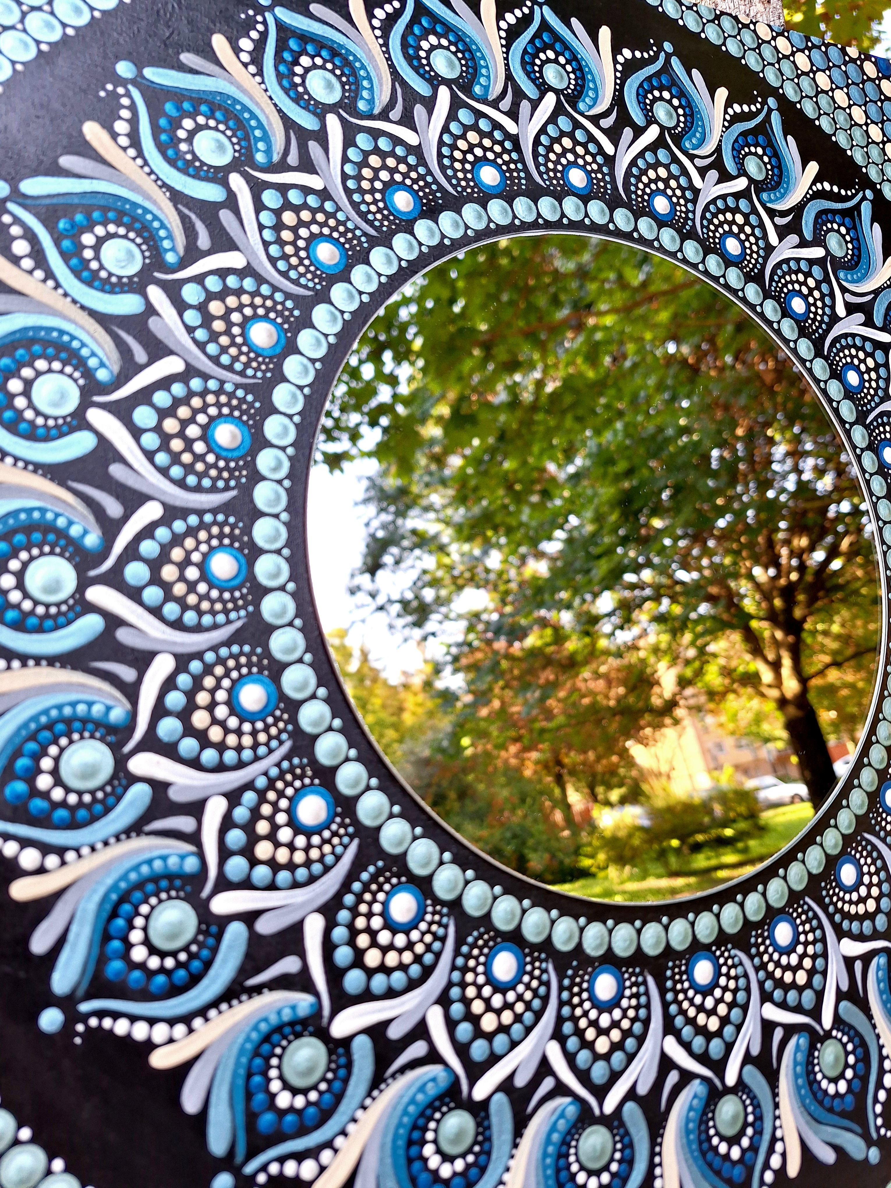 Tükör Mandala - kézzel festett, pontozott mandala 40 × 40 cm