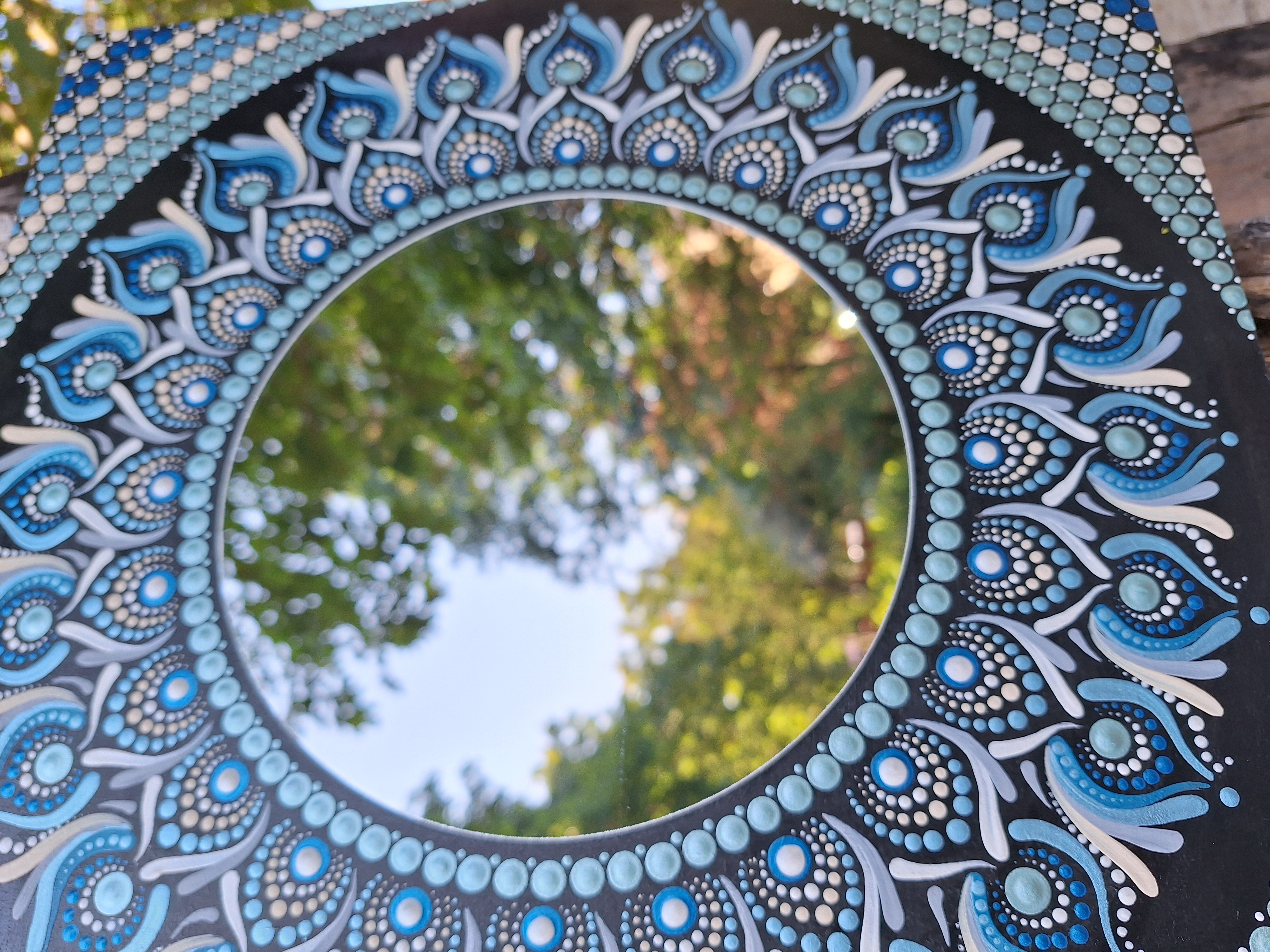 Tükör Mandala - kézzel festett, pontozott mandala 40 × 40 cm