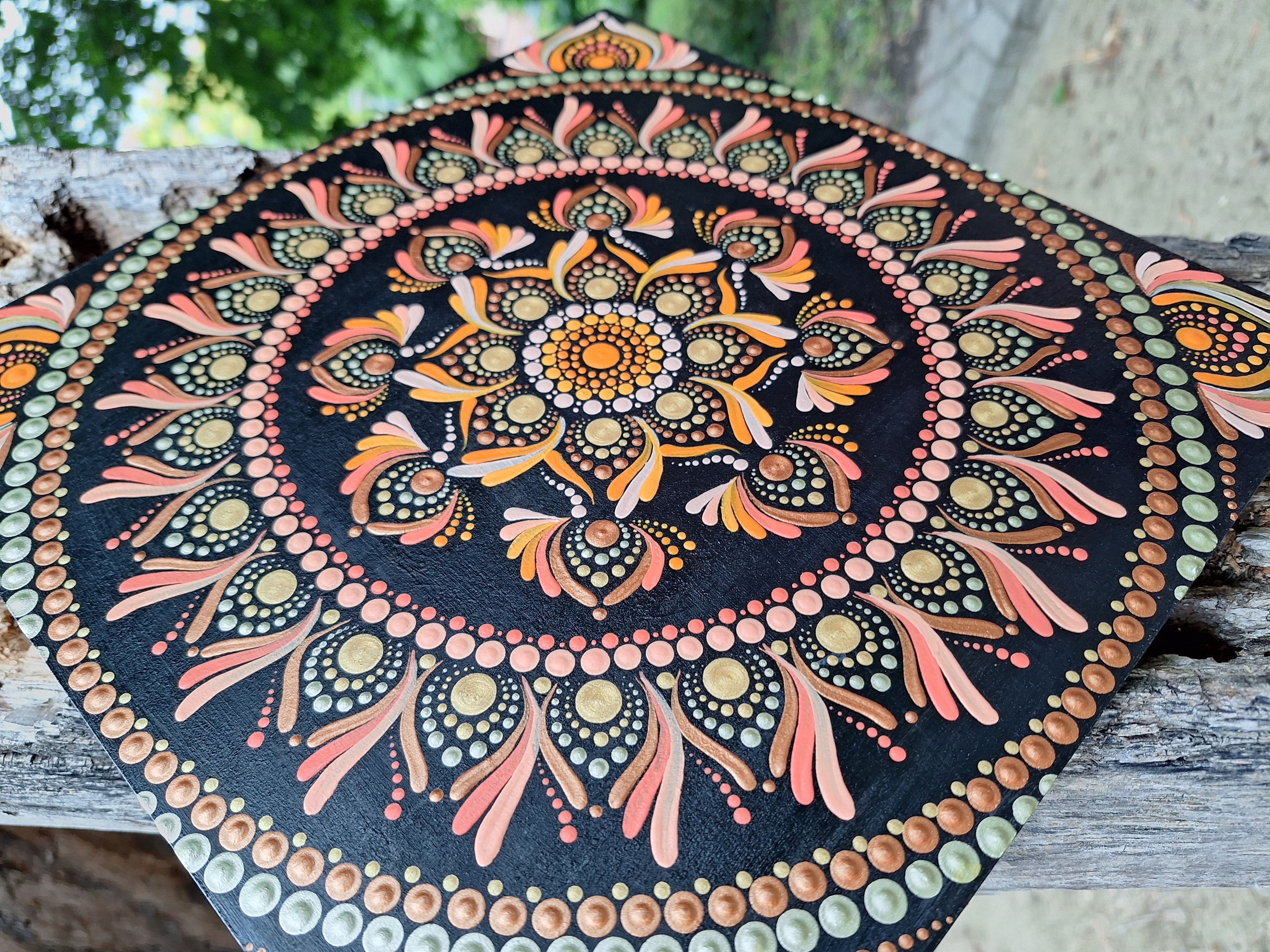 Narancs, szakrális csakra mandala - kézzel festett pontozott mandala 30×30 cm