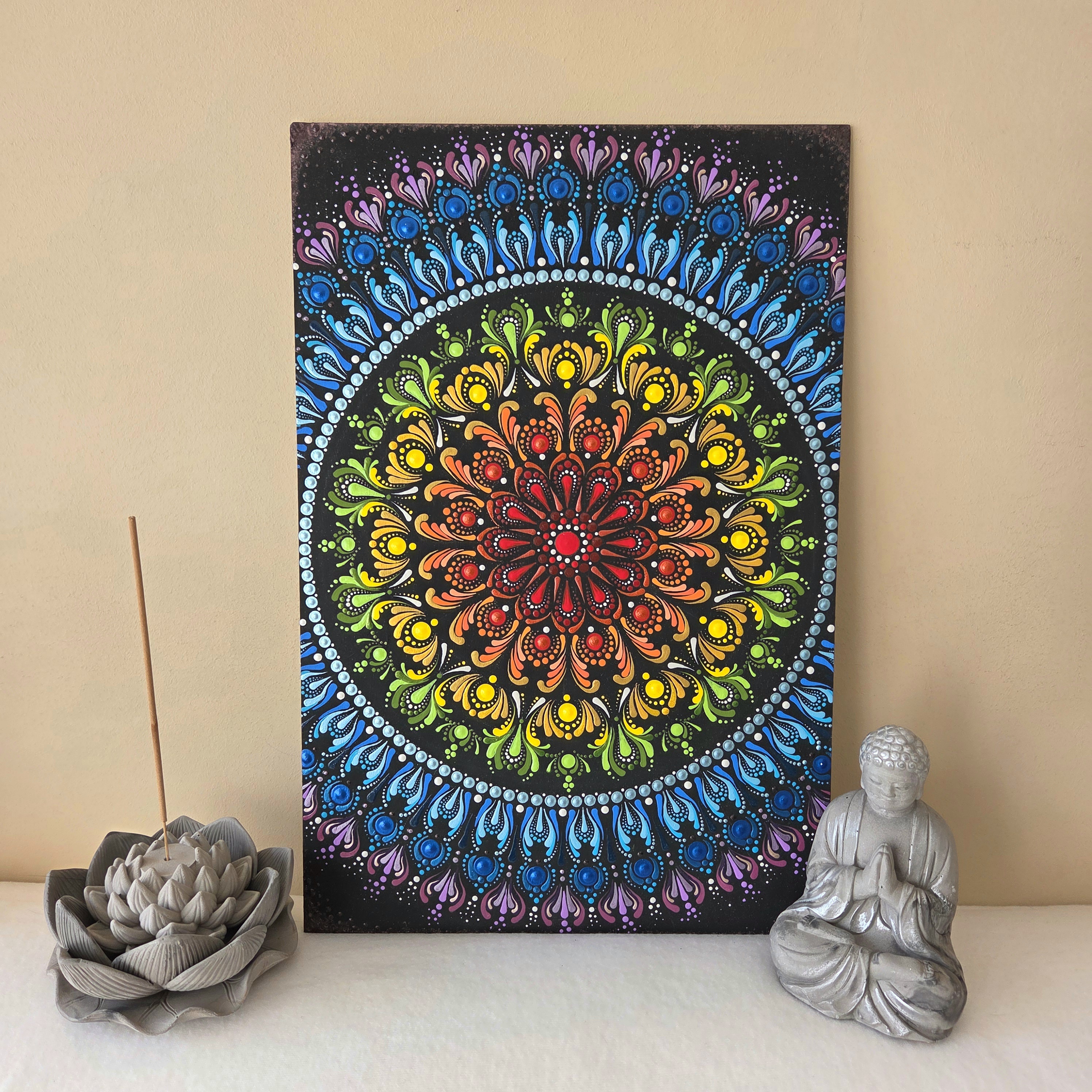 Szivárvány csakra mandala - kézzel festett pontozott mandala 30×45 cm