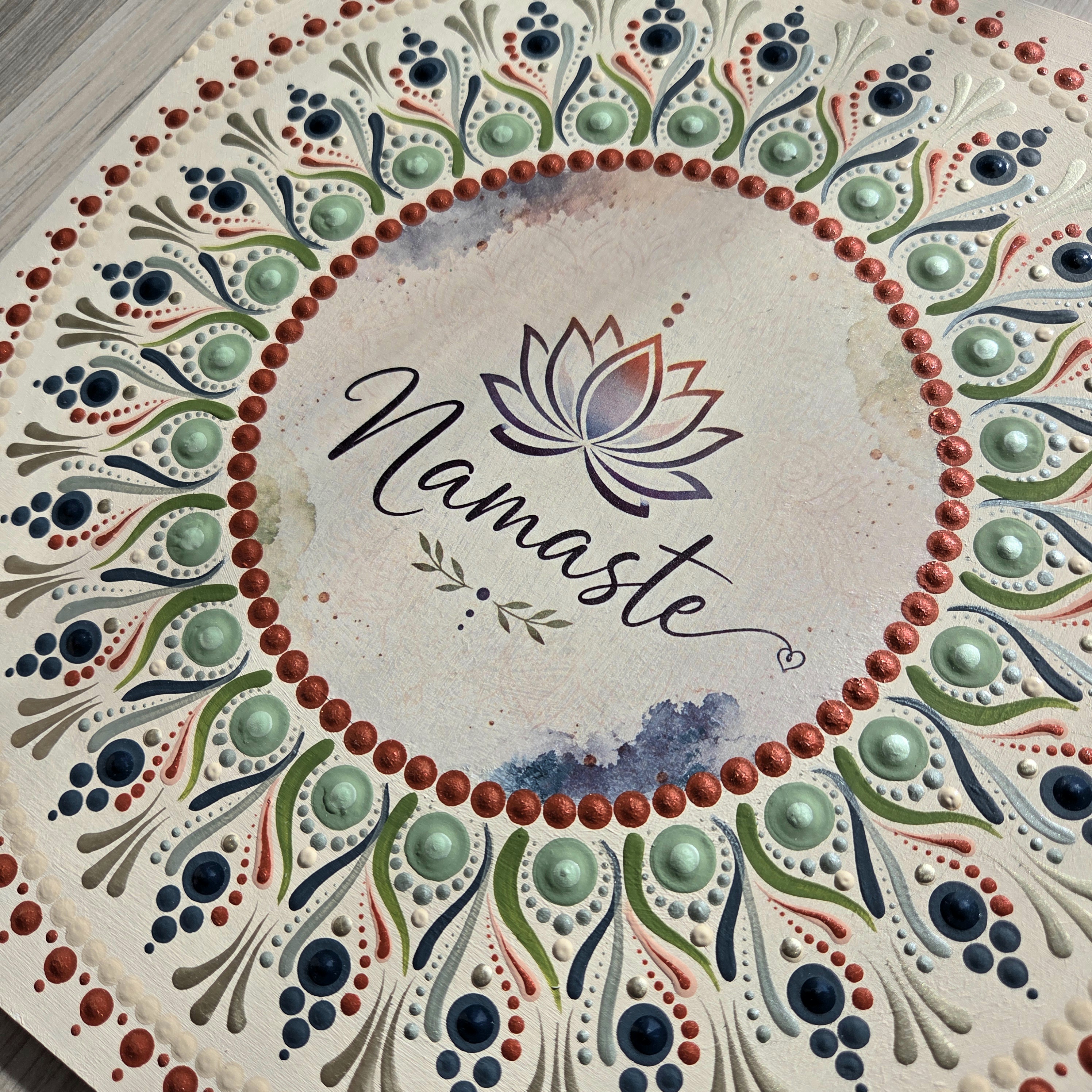 Namaste pontozott falikép- kézzel festett 30×30 cm