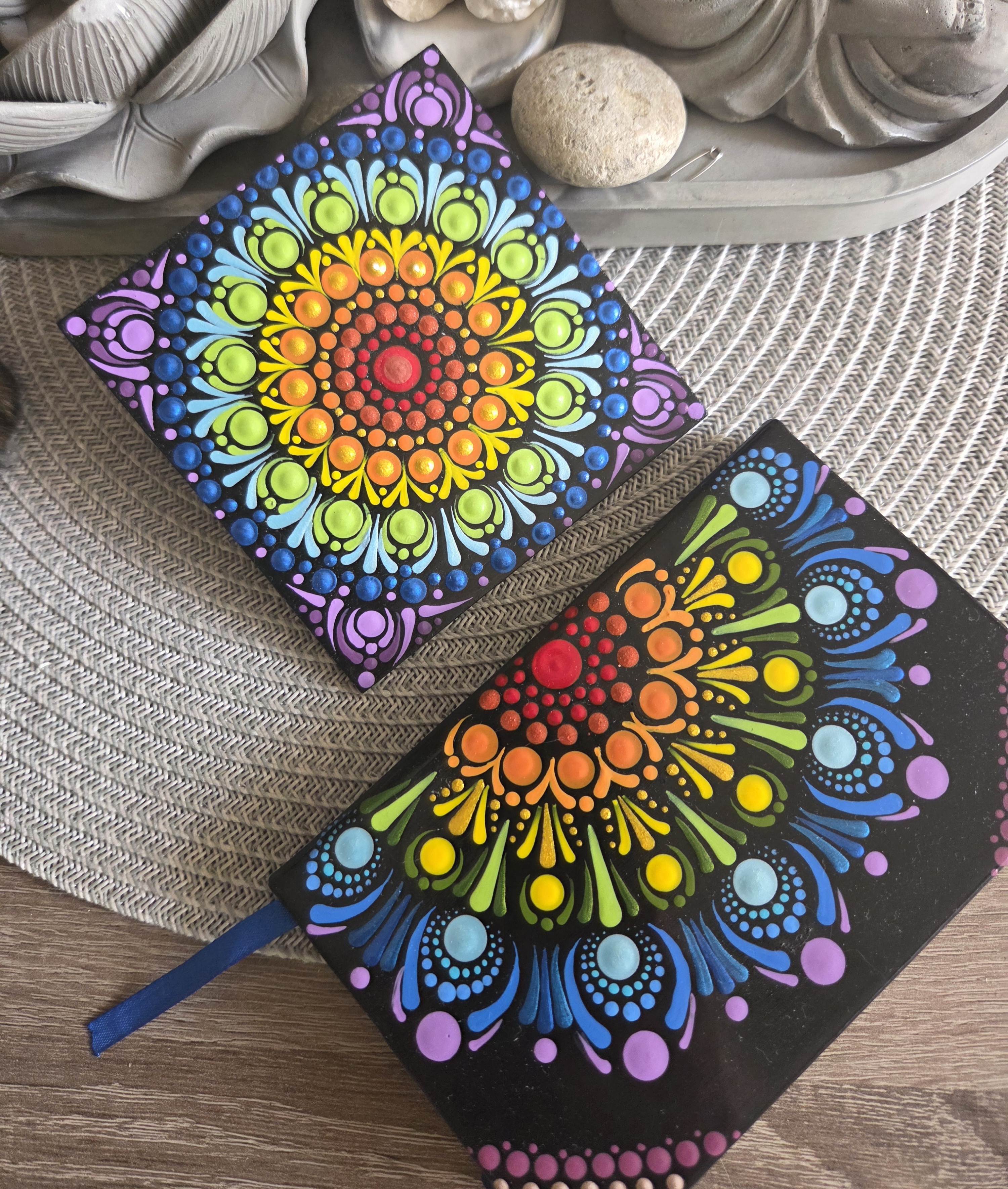 Csakra mandala notesz 9×14 cm - kézzel díszített, egyedi jegyzetfüzet